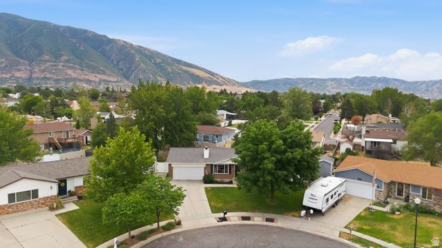 11047 S LAMASA CIR, Sandy, UT 84092