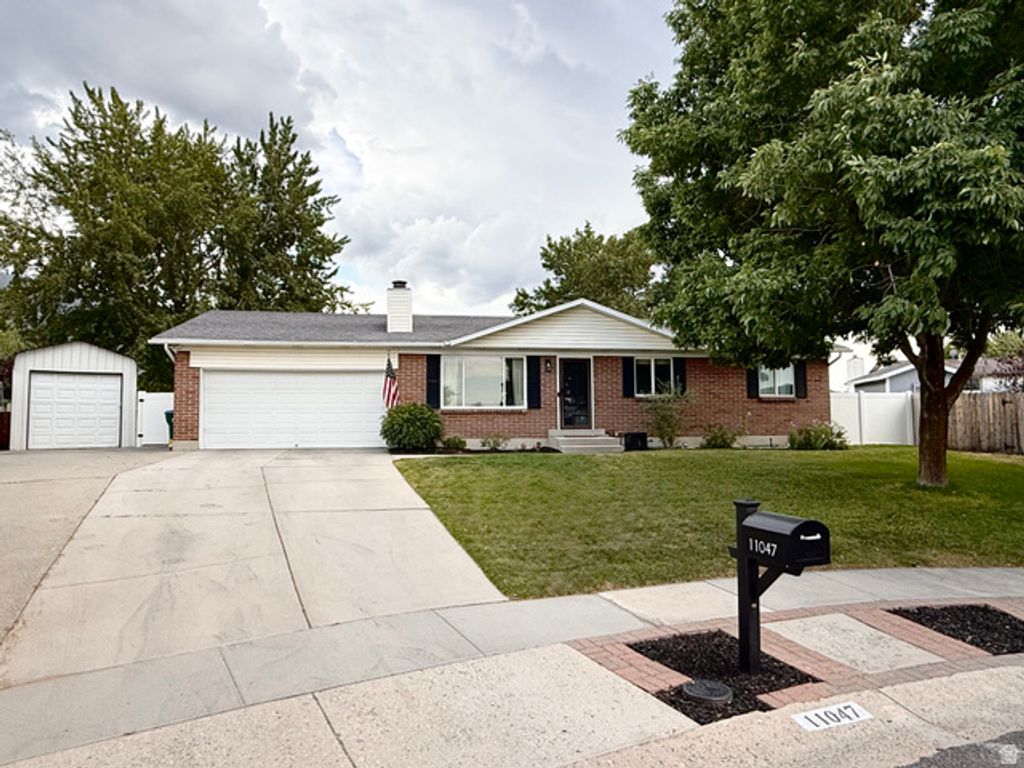 11047 S LAMASA CIR, Sandy, UT 84092