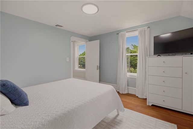 226 Turnpike Avenue, Portsmouth, RI 02871