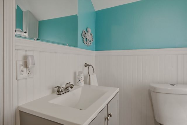 226 Turnpike Avenue, Portsmouth, RI 02871