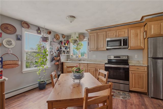 226 Turnpike Avenue, Portsmouth, RI 02871