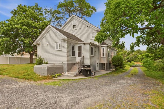 226 Turnpike Avenue, Portsmouth, RI 02871