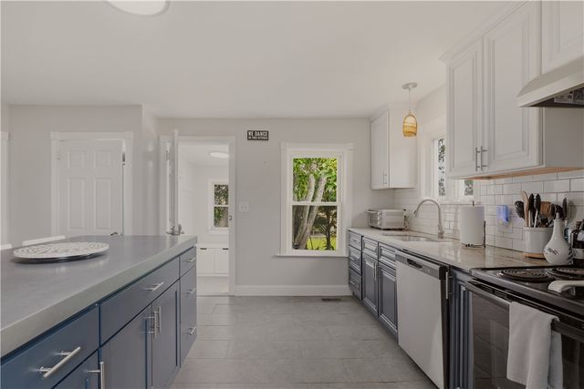 226 Turnpike Avenue, Portsmouth, RI 02871
