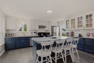 226 Turnpike Avenue, Portsmouth, RI 02871