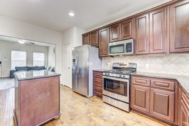 5124 Pinemont Place, Houston, TX 77092