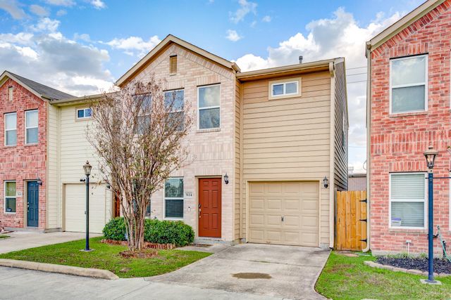 5124 Pinemont Place, Houston, TX 77092