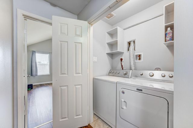 5124 Pinemont Place, Houston, TX 77092