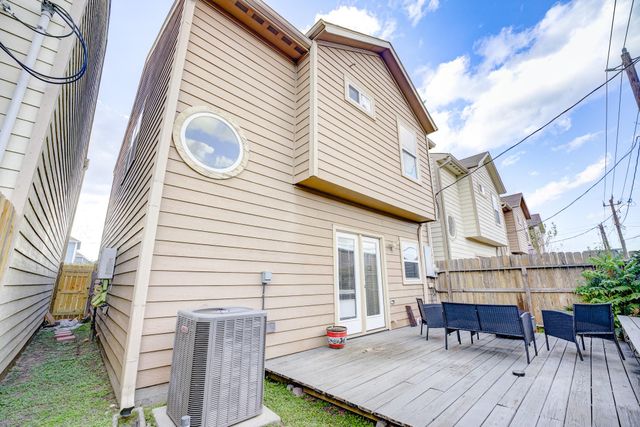 5124 Pinemont Place, Houston, TX 77092