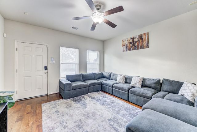 5124 Pinemont Place, Houston, TX 77092