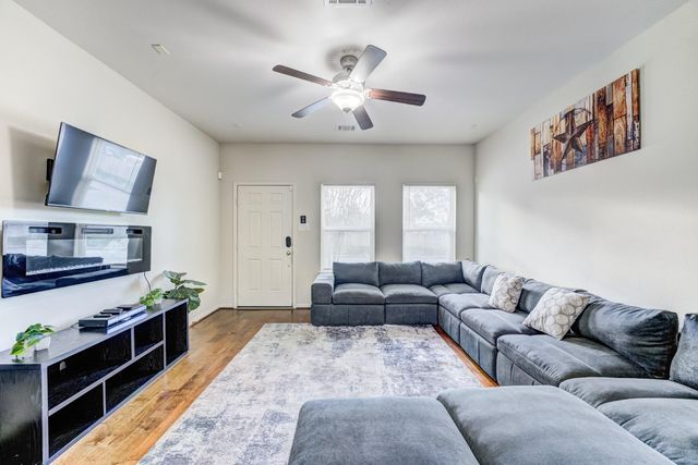 5124 Pinemont Place, Houston, TX 77092