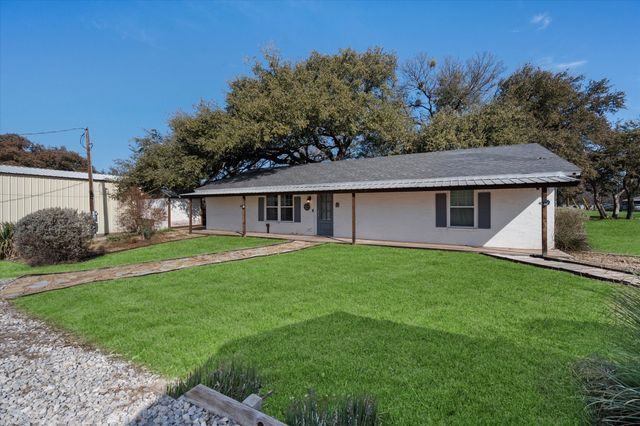 207 Granbury Court, Granbury, TX 76049