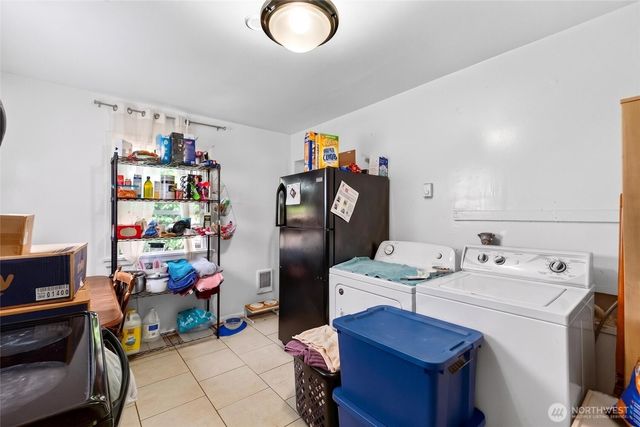 6802 S Ferdinand Street, Tacoma, WA 98409