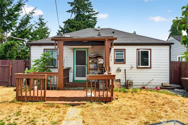 6802 S Ferdinand Street, Tacoma, WA 98409
