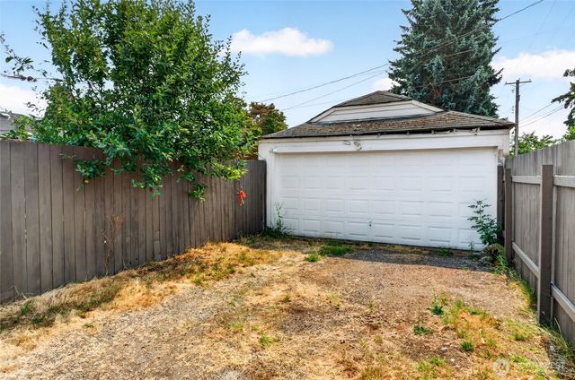 6802 S Ferdinand Street, Tacoma, WA 98409