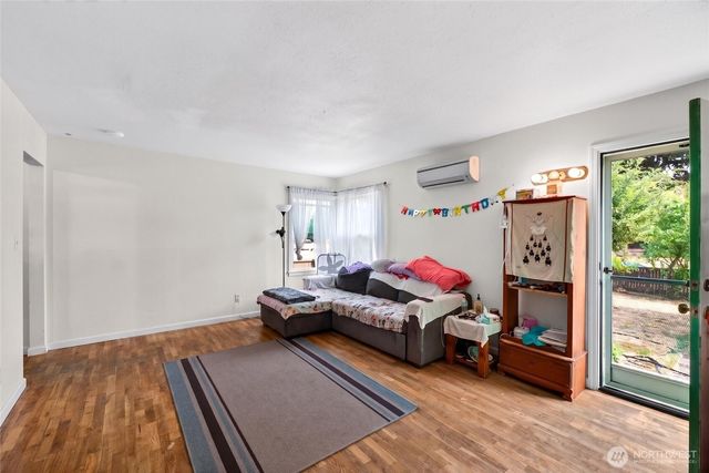 6802 S Ferdinand Street, Tacoma, WA 98409
