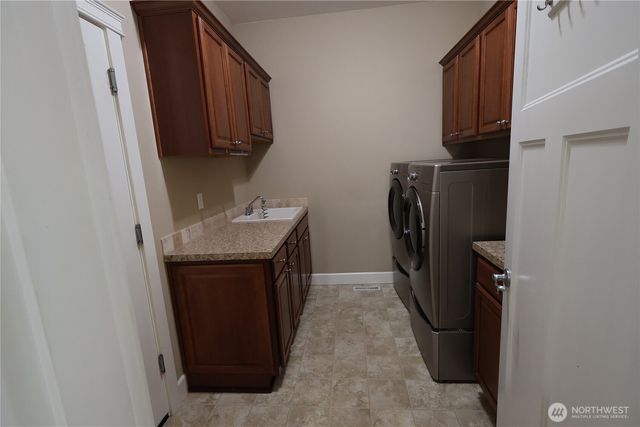 3882 Cameron Drive NE, Lacey, WA 98516