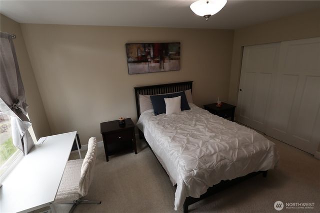 3882 Cameron Drive NE, Lacey, WA 98516
