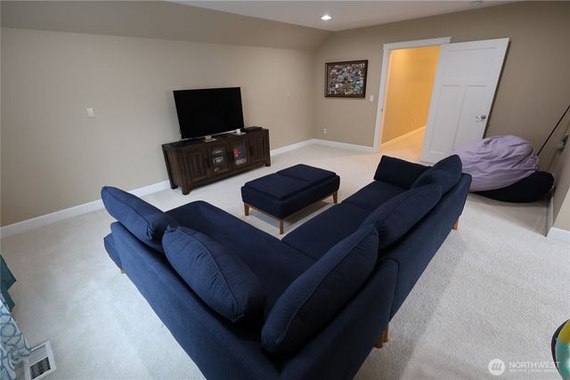3882 Cameron Drive NE, Lacey, WA 98516