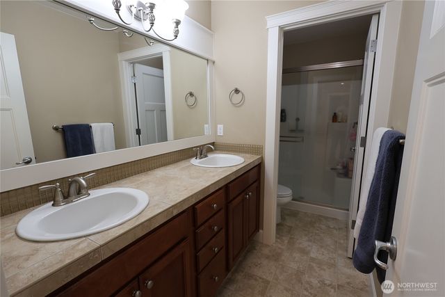 3882 Cameron Drive NE, Lacey, WA 98516