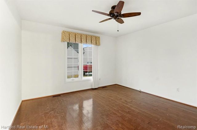 36482 Lochdale Street 568, Farmington Hills, MI 48335