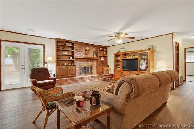 1222 Lariat Drive, Bartlesville, OK 74006