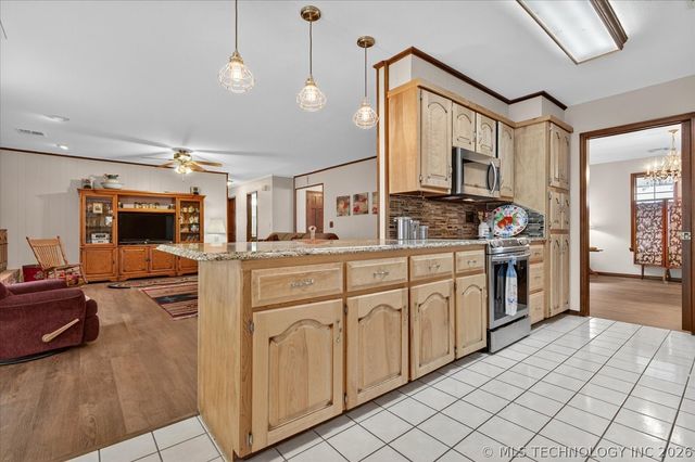1222 Lariat Drive, Bartlesville, OK 74006