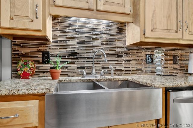 1222 Lariat Drive, Bartlesville, OK 74006