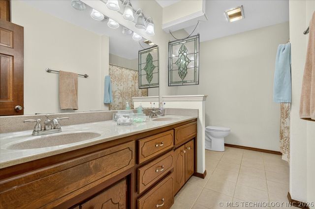 1222 Lariat Drive, Bartlesville, OK 74006