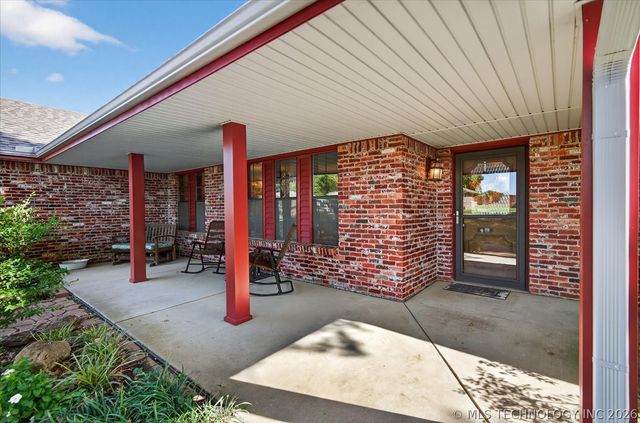 1222 Lariat Drive, Bartlesville, OK 74006