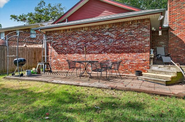 1222 Lariat Drive, Bartlesville, OK 74006
