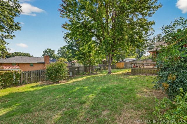 1222 Lariat Drive, Bartlesville, OK 74006