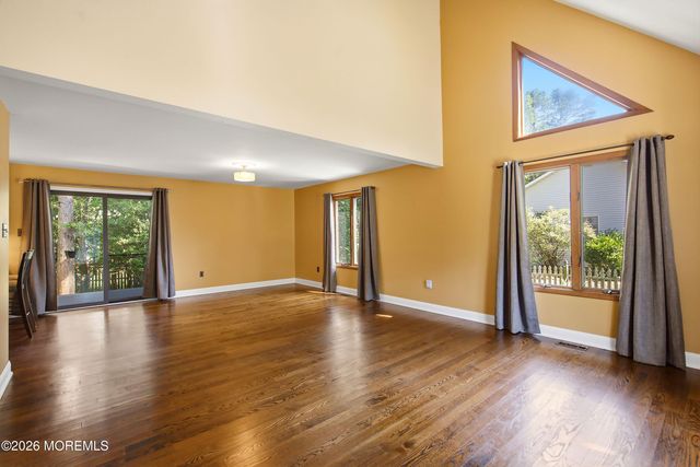 13 Shoveler Lane, Manahawkin, NJ 08050