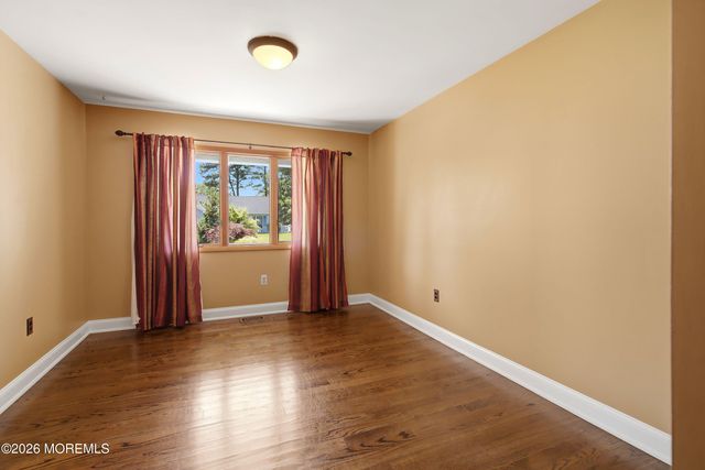 13 Shoveler Lane, Manahawkin, NJ 08050