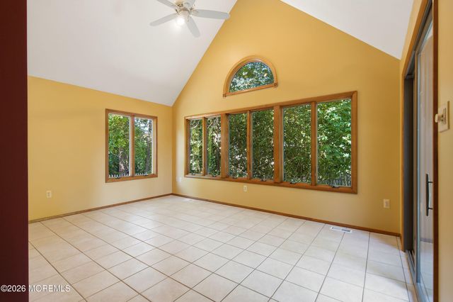 13 Shoveler Lane, Manahawkin, NJ 08050