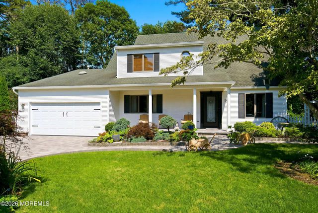 13 Shoveler Lane, Manahawkin, NJ 08050