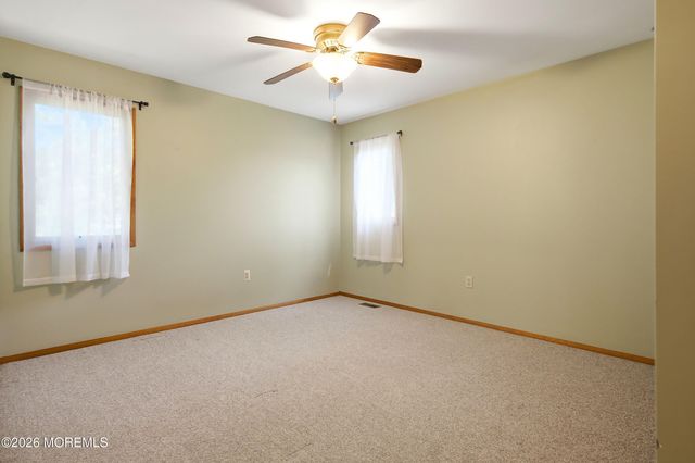 13 Shoveler Lane, Manahawkin, NJ 08050