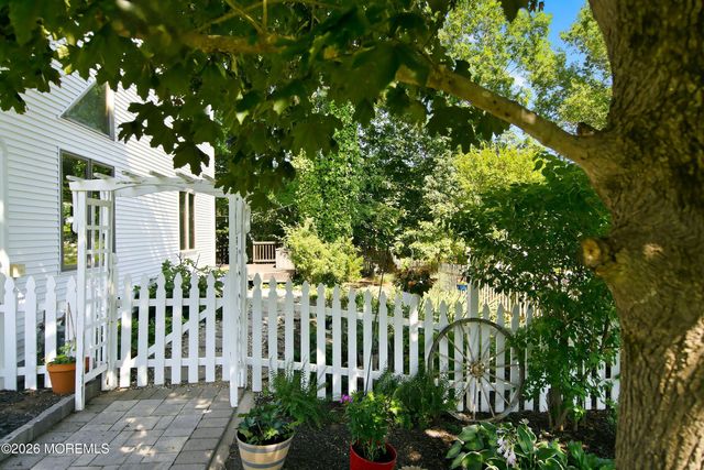 13 Shoveler Lane, Manahawkin, NJ 08050