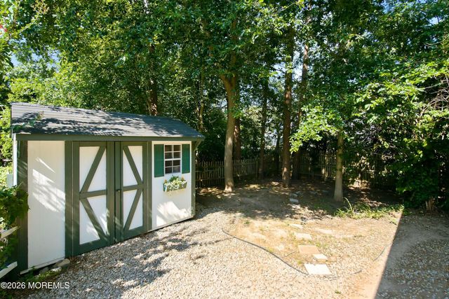 13 Shoveler Lane, Manahawkin, NJ 08050
