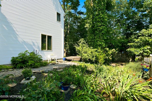 13 Shoveler Lane, Manahawkin, NJ 08050