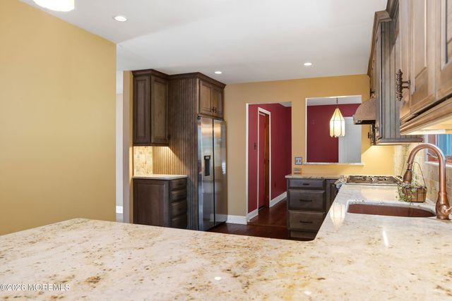 13 Shoveler Lane, Manahawkin, NJ 08050