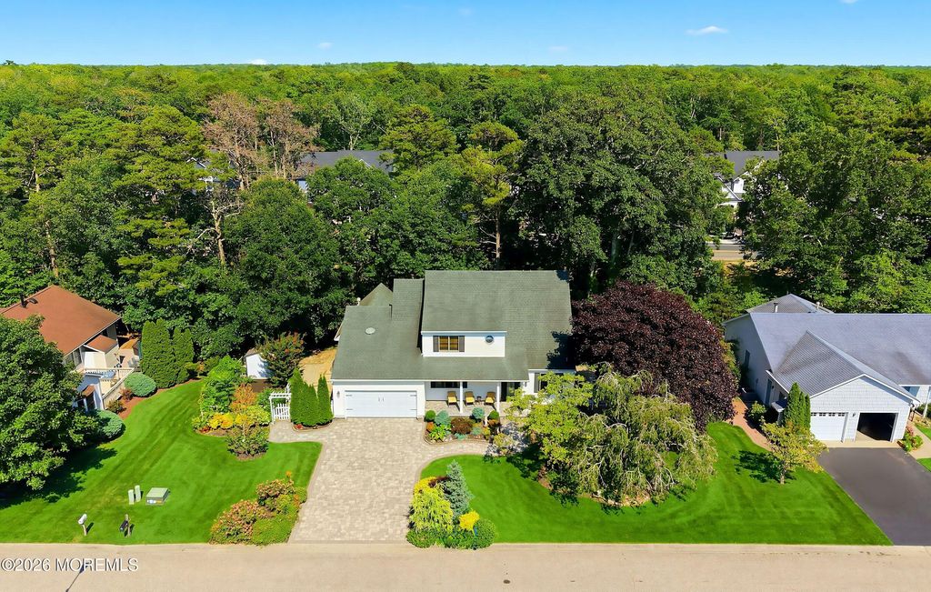 13 Shoveler Lane, Manahawkin, NJ 08050