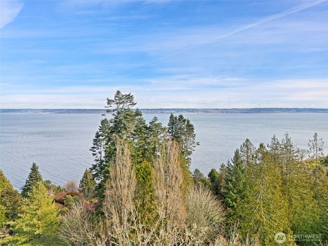 23300 Jefferson Point Road NE, Kingston, WA 98346
