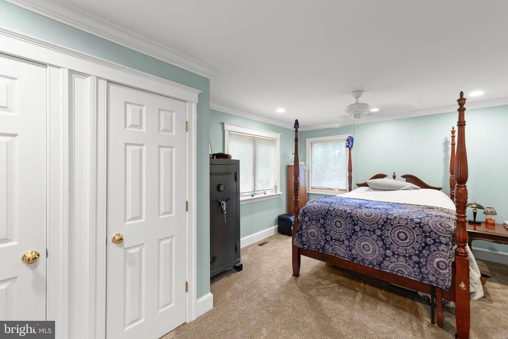 68 FARMS RIDGE LN, Front Royal, VA 22630