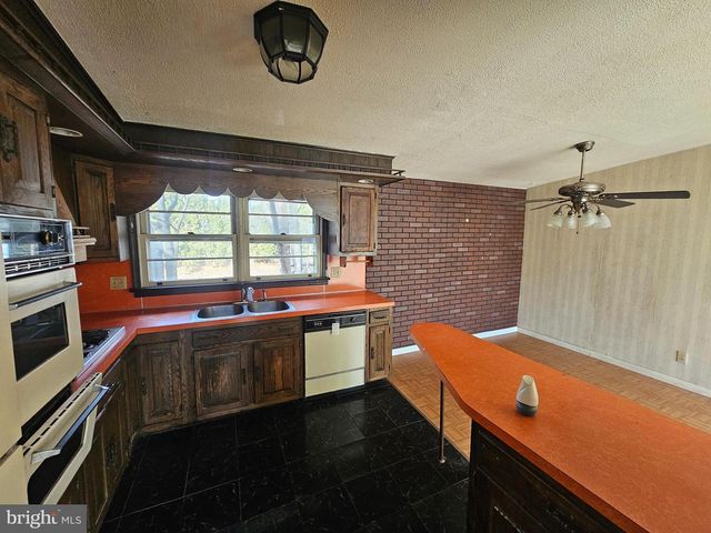 407 E ELM ST, Lebanon, PA 17042