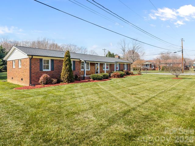 6443 Roanoke Drive, Kannapolis, NC 28081