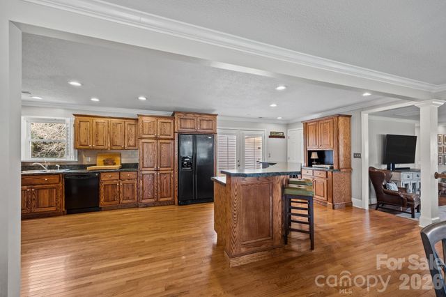 6443 Roanoke Drive, Kannapolis, NC 28081