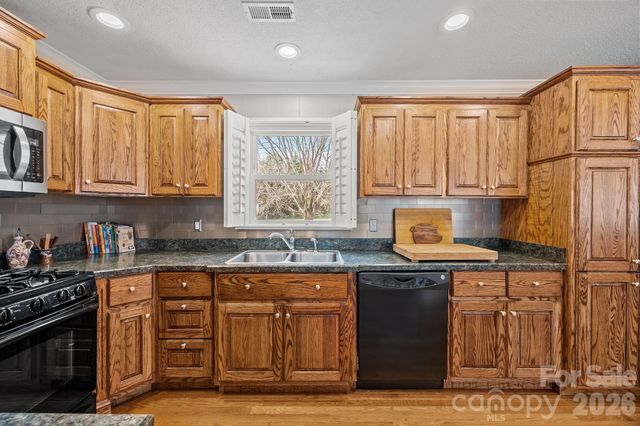 6443 Roanoke Drive, Kannapolis, NC 28081