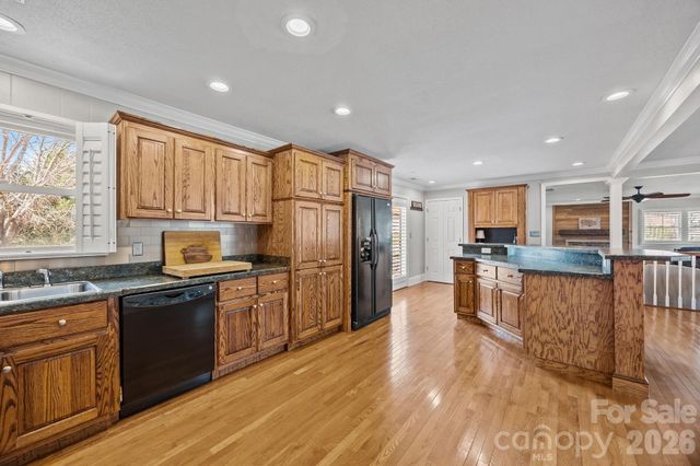 6443 Roanoke Drive, Kannapolis, NC 28081