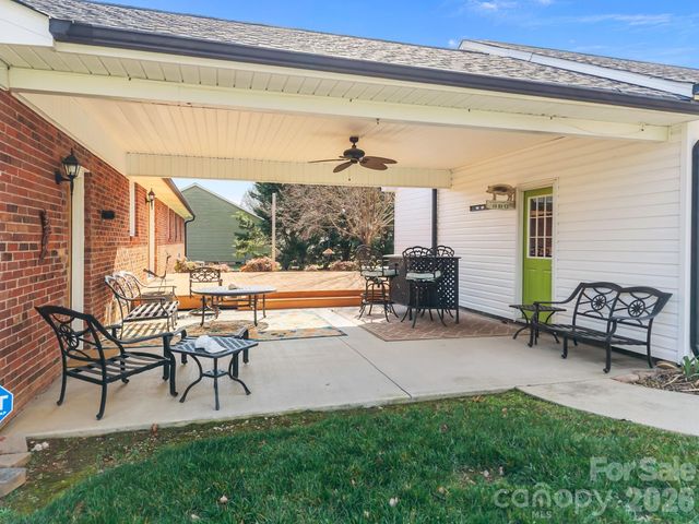 6443 Roanoke Drive, Kannapolis, NC 28081