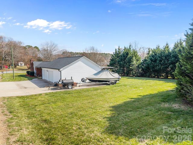 6443 Roanoke Drive, Kannapolis, NC 28081